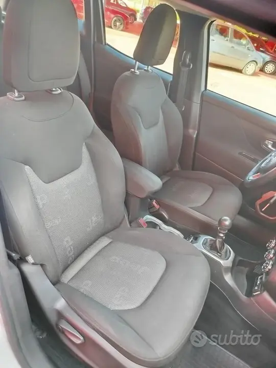 Jeep Renegade 2016 photo 3