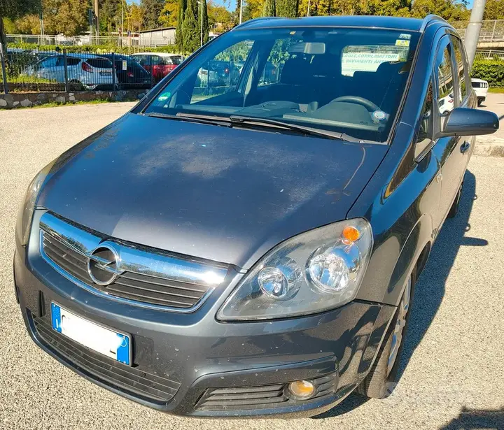 Opel Zafira 2007 photo 2