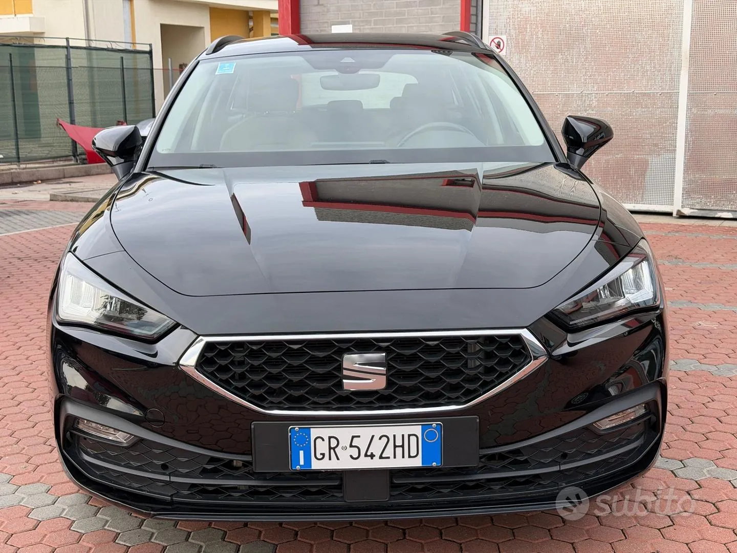 Seat Leon 2023 photo 2