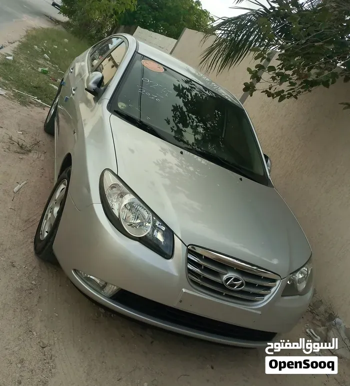 Hyundai Avante 2010 photo 2