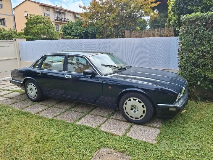 Jaguar Xjr