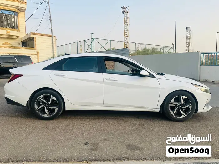 Hyundai Elantra 2023 photo 3