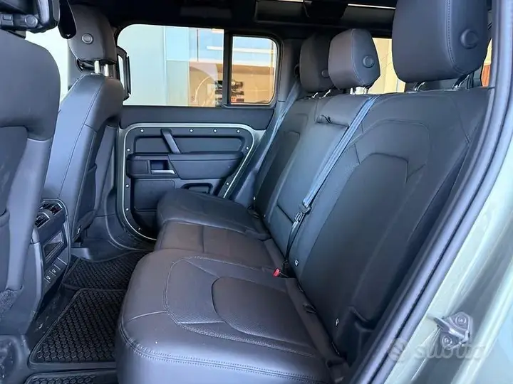 Land Rover Defender 2024 photo 5