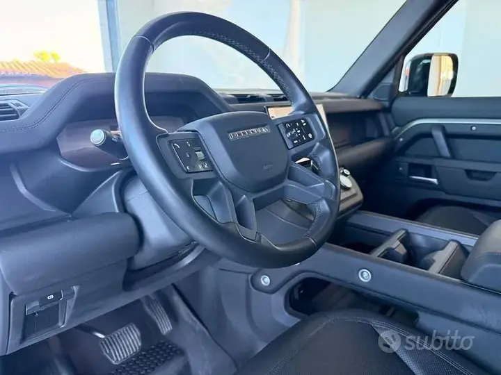 Land Rover Defender 2024 photo 4