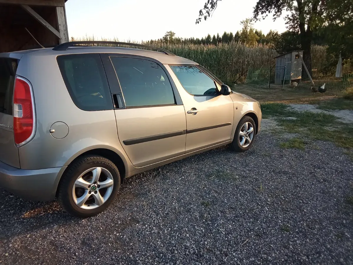 Skoda Roomster 2014 photo 2