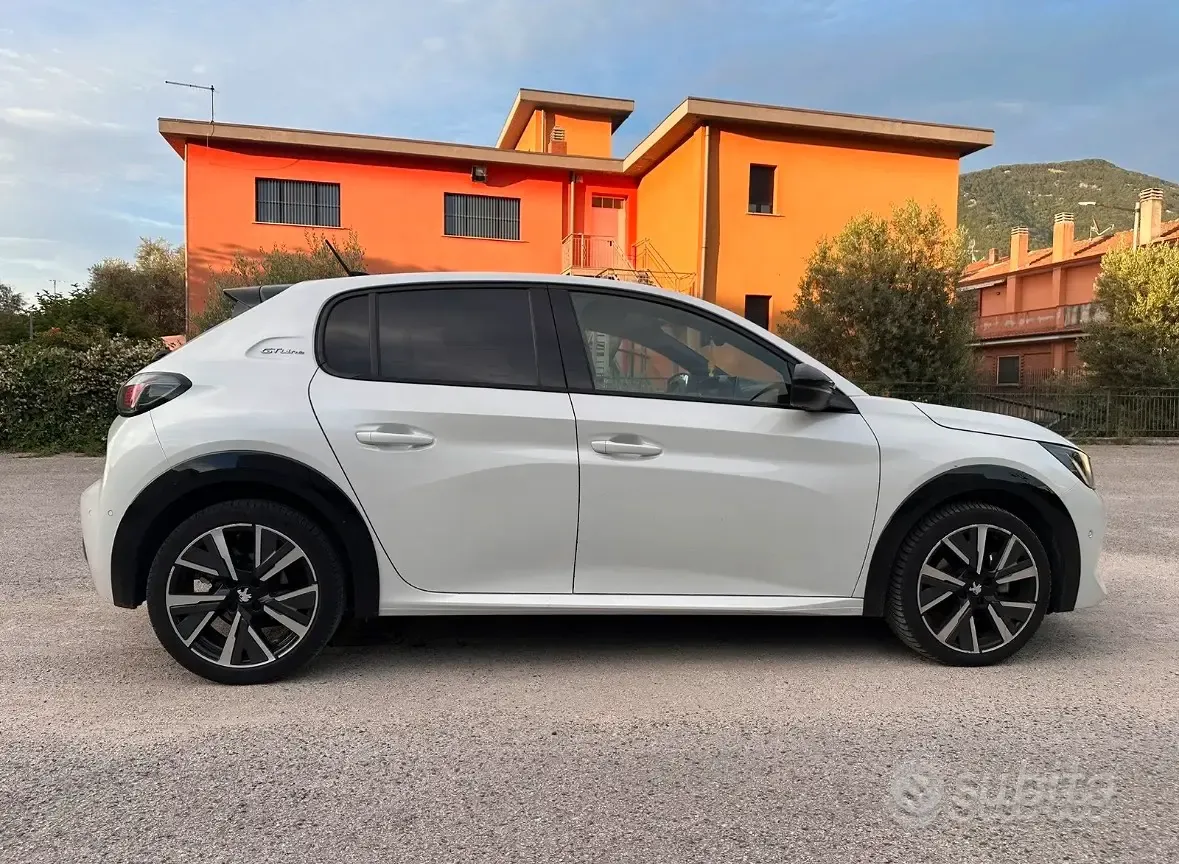 Peugeot 208 2020 photo 4