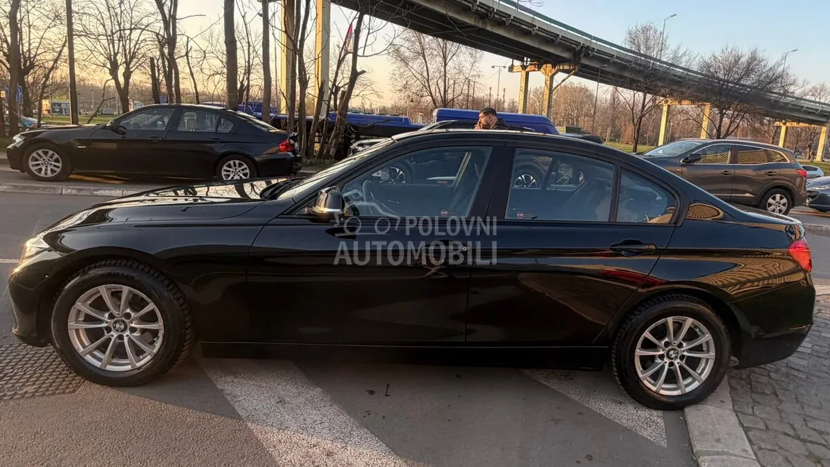BMW 318 2014 photo 3