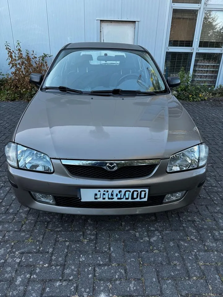 Mazda 323