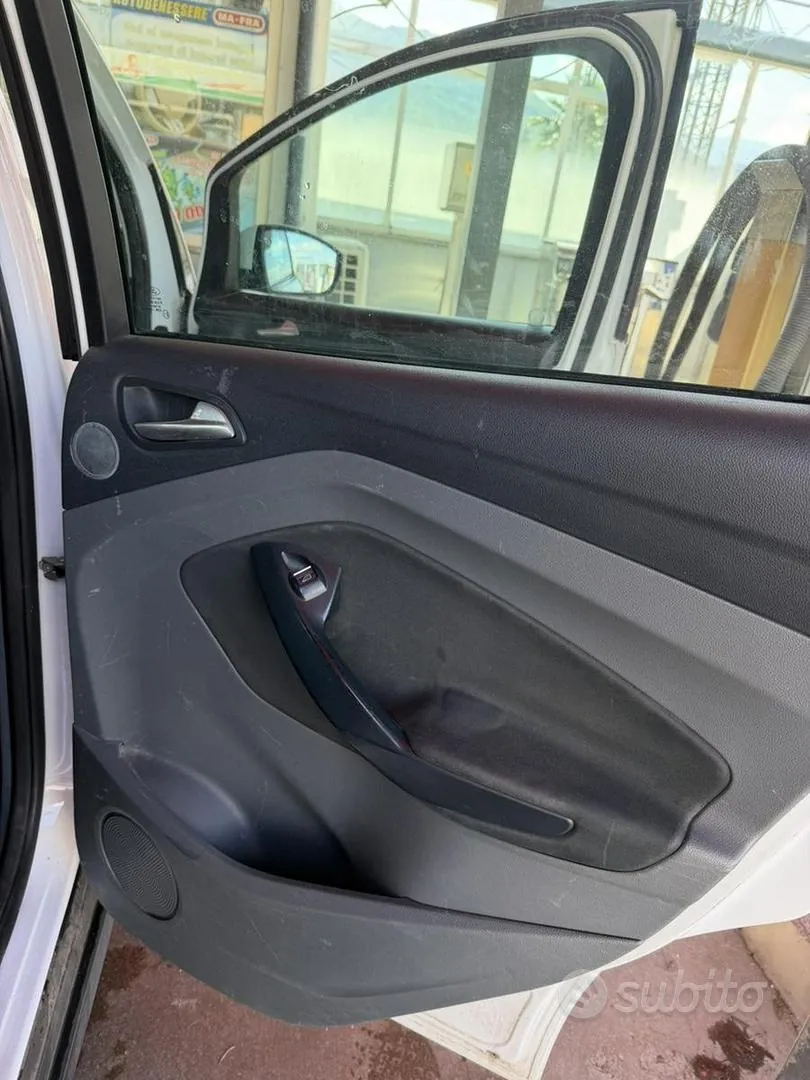 Ford C-Max 2011 photo 3