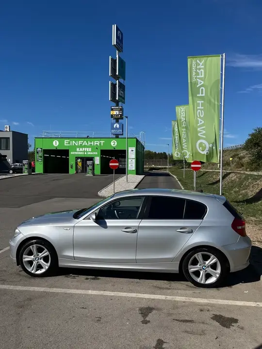 BMW 1 Series 2009 photo 3