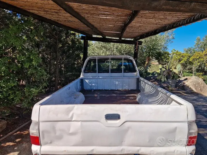 Mitsubishi L200 2002 photo 2