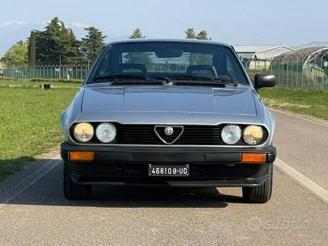 Alfa Romeo Alfetta Gtv 1983 photo 4