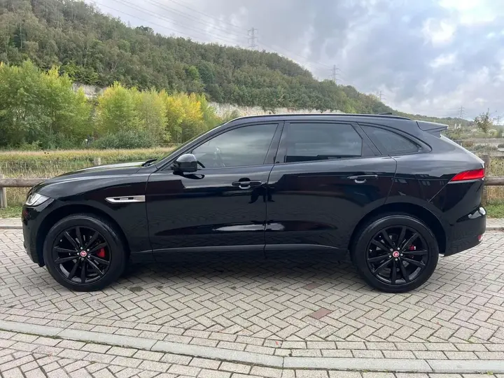 Jaguar F-Pace 2017 photo 4