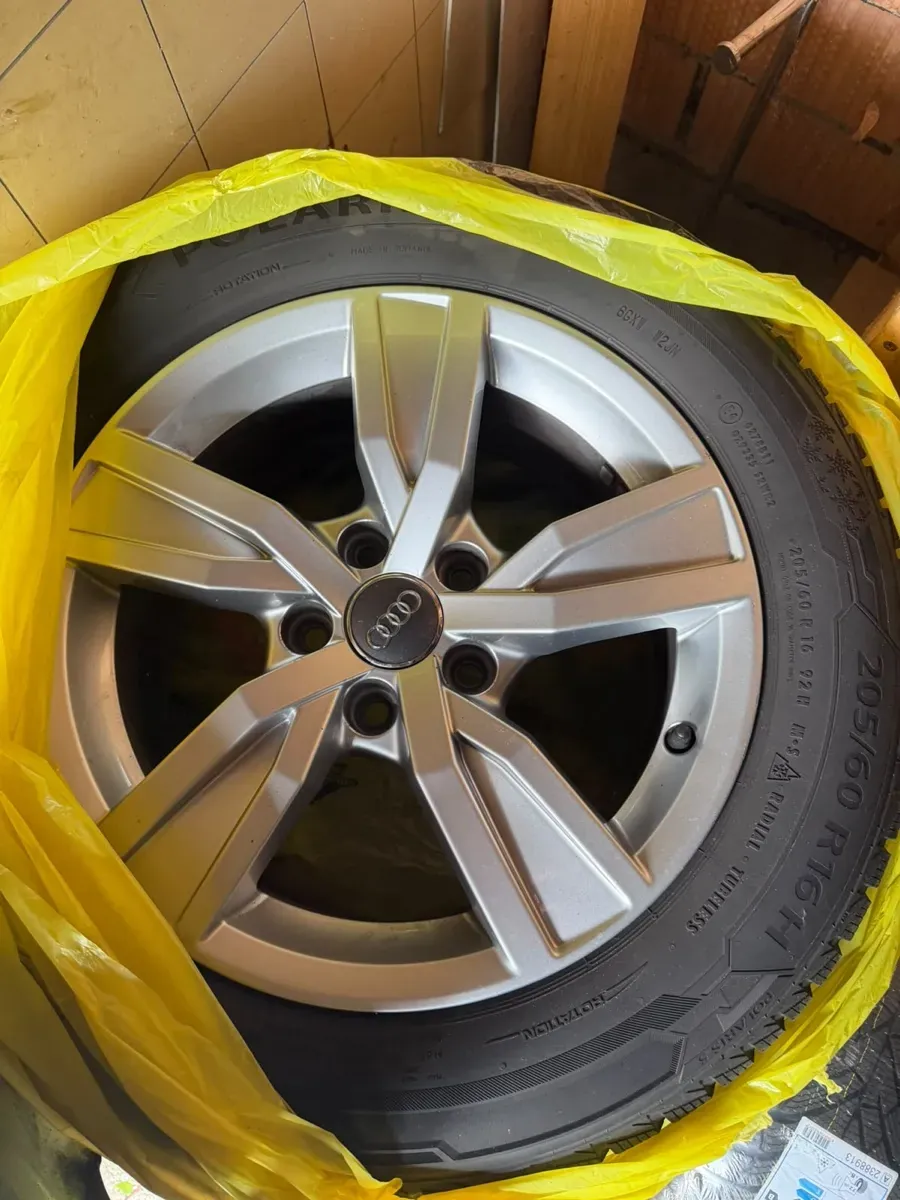 Audi A4 2016 photo 2