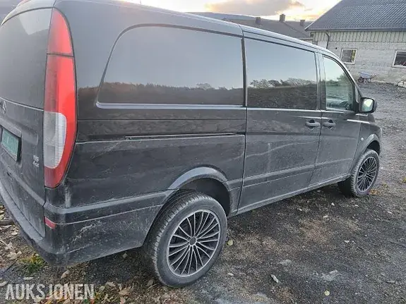 Mercedes-Benz Vito 115 2010 photo 4
