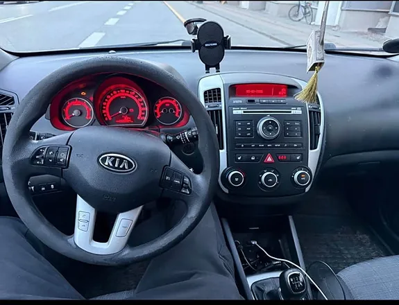 Kia Ceed 2011 photo 5