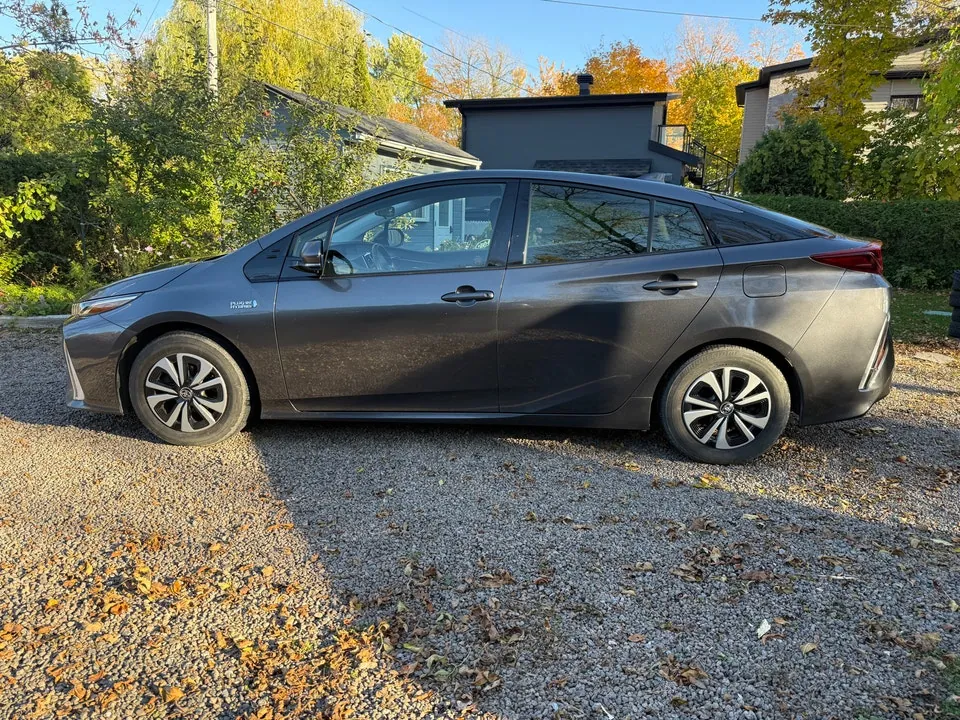 Toyota Prius Prime 2018 photo 4
