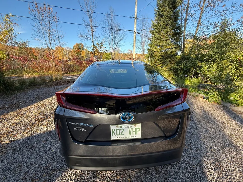 Toyota Prius Prime 2018 photo 2