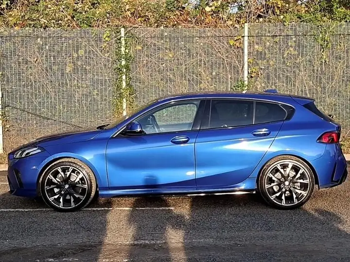BMW 1 Series 2026 photo 4
