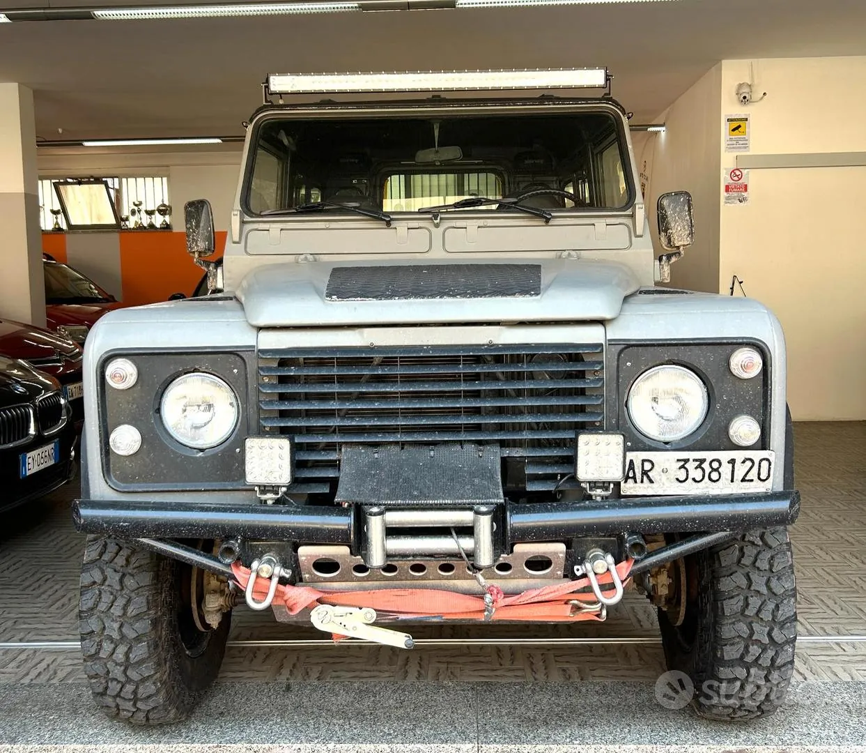 Land Rover Defender 1987 photo 2