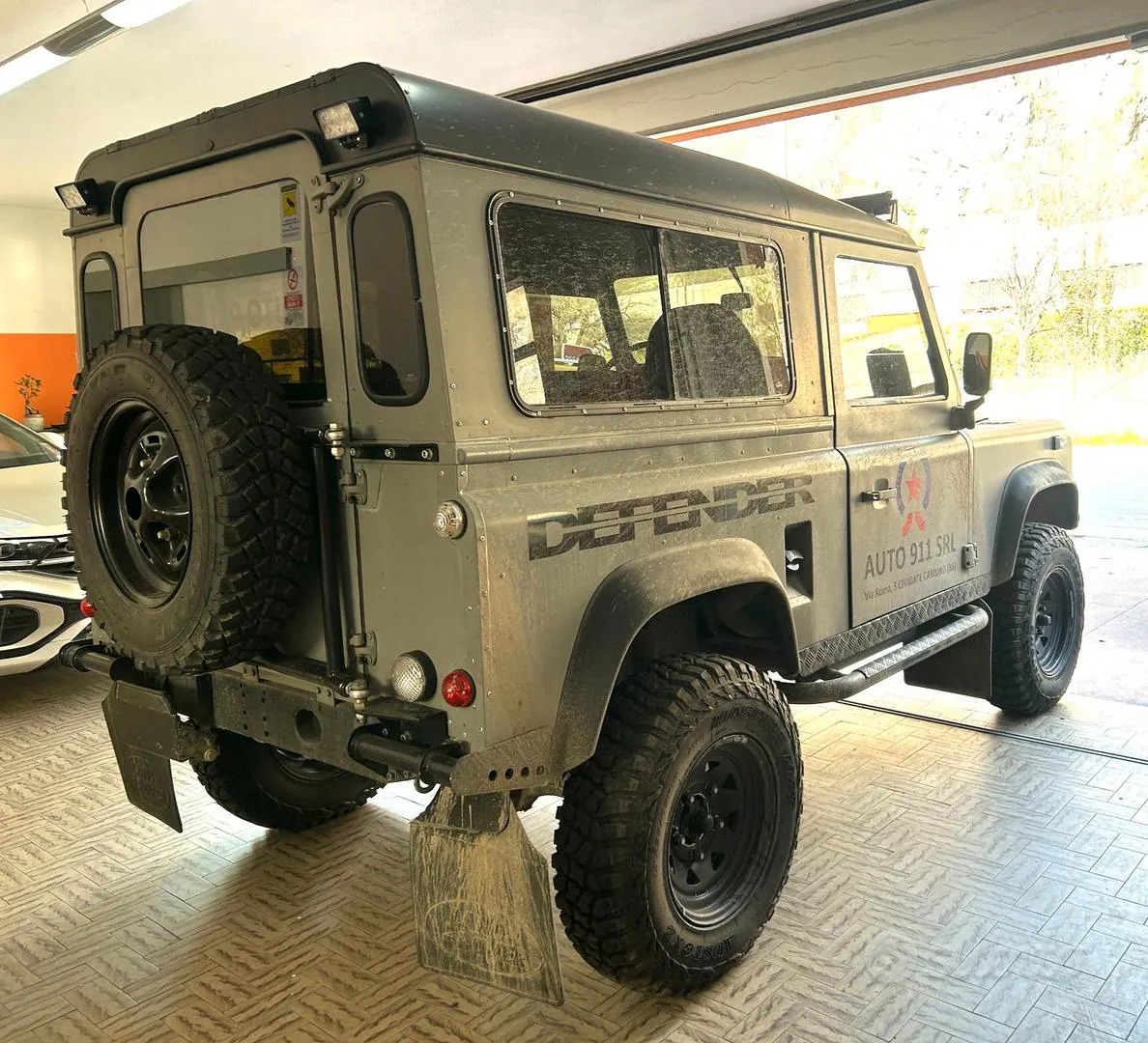 Land Rover Defender 1987 photo 5