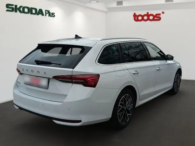 Skoda Octavia Combi 2026 photo 4