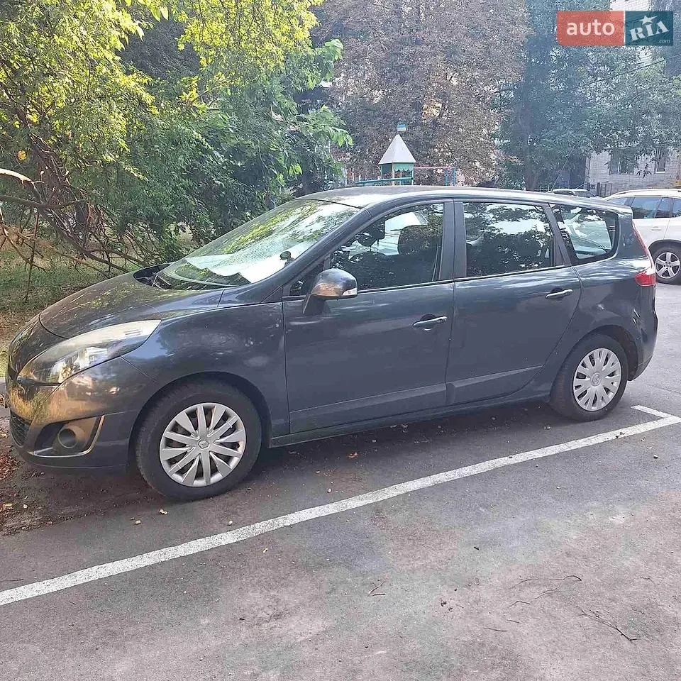 Renault Grand Scenic 2011 photo 3