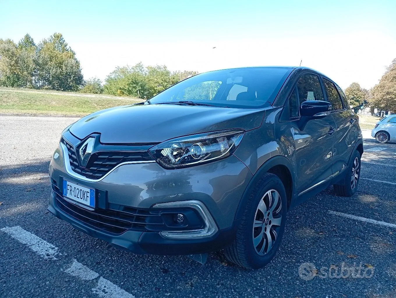 Renault Captur 2018 photo 2