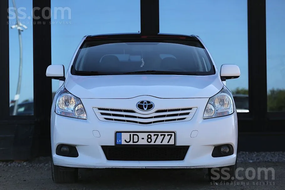 Toyota Verso 2010 photo 5