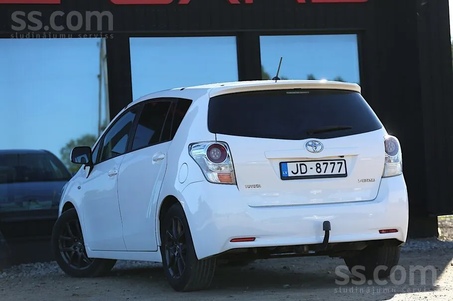 Toyota Verso 2010 photo 3