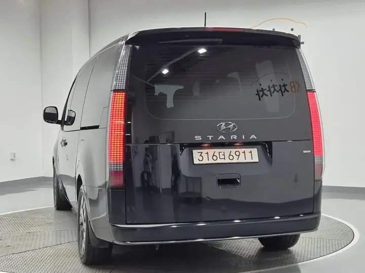 Hyundai Staria 2022 photo 2