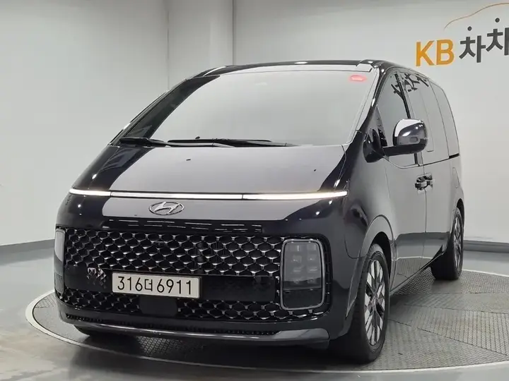 Hyundai Staria