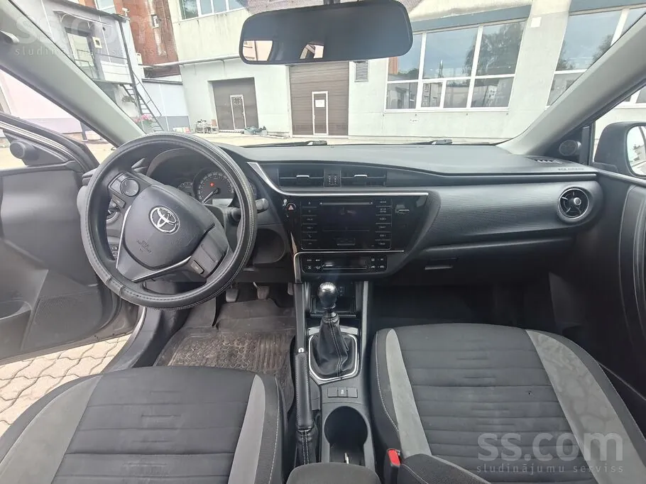 Toyota Auris 2016 photo 5