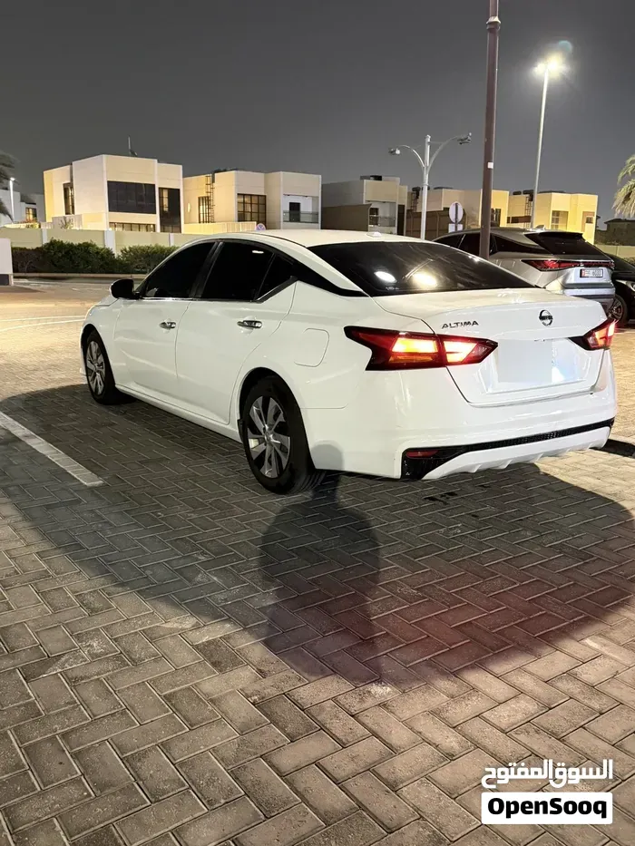 Nissan Altima 2020 photo 2