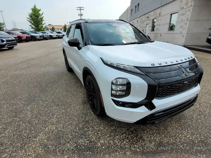 Mitsubishi Outlander 2026 photo 3