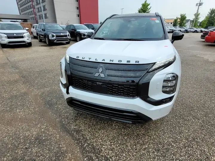 Mitsubishi Outlander 2026 photo 2