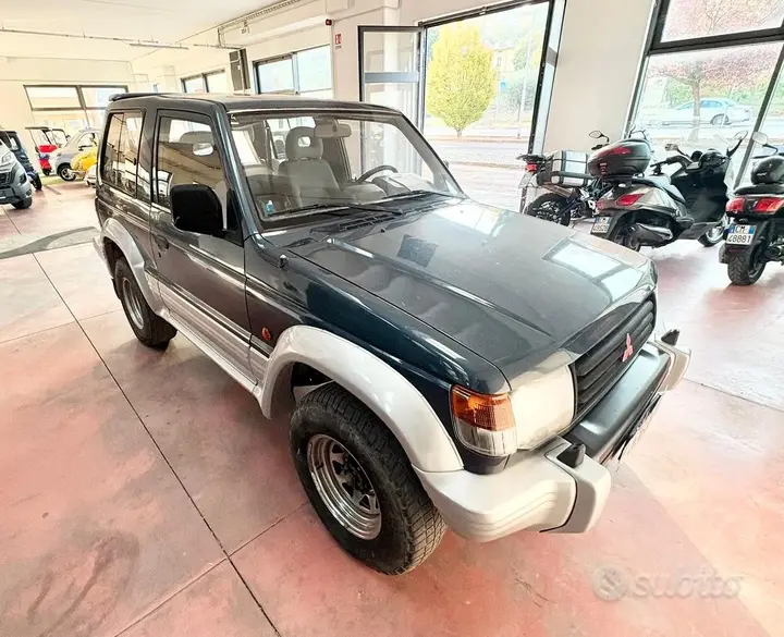 Mitsubishi Pajero 1993 photo 2