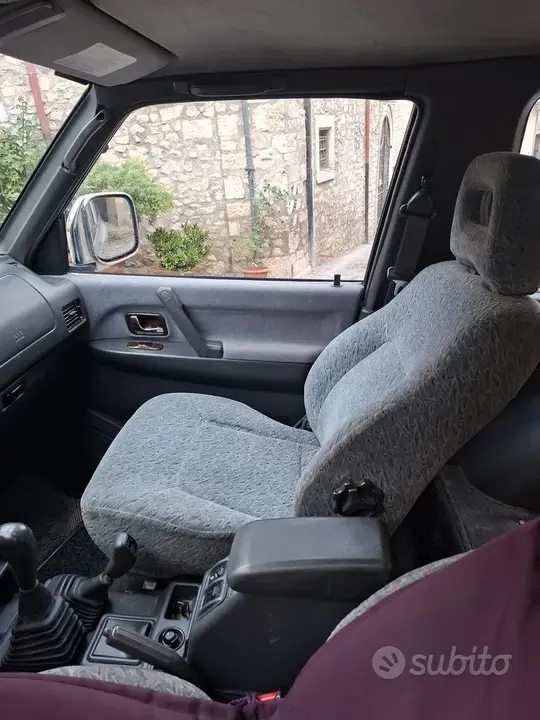Mitsubishi Pajero 1998 photo 2