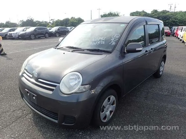 Toyota Sienta X 2009 photo 2
