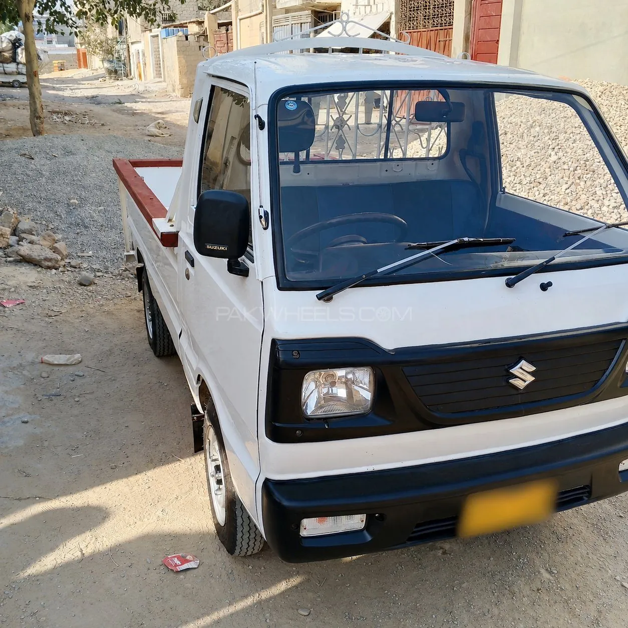 Suzuki Ravi