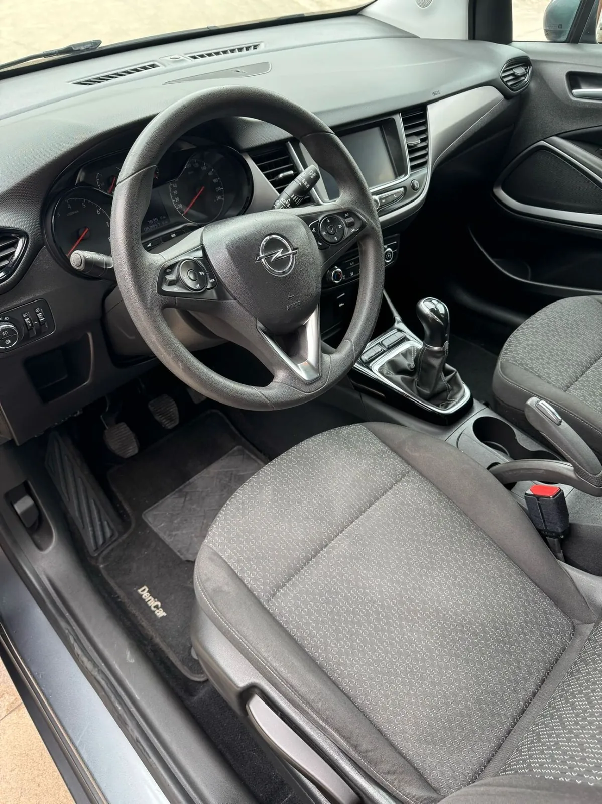 Opel Crossland X 2019 photo 2