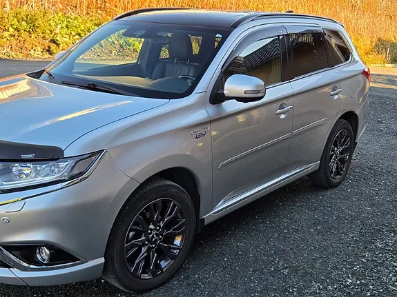 Mitsubishi Outlander 2018 photo 2