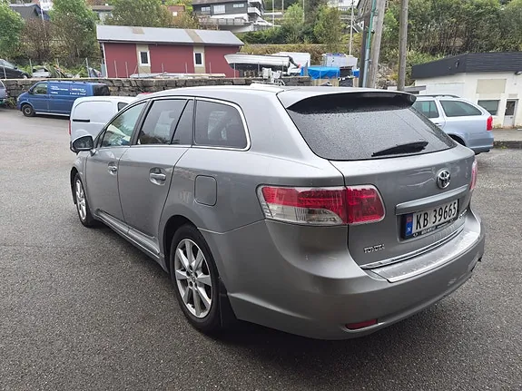 Toyota Avensis 2011 photo 5