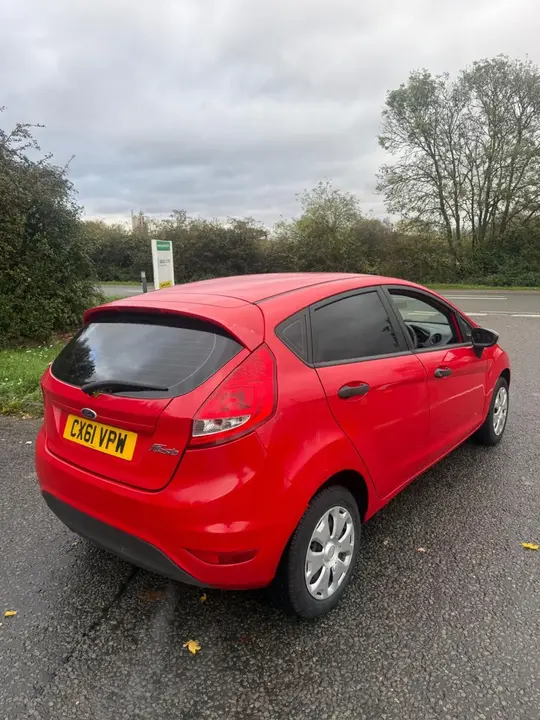 Ford Fiesta 2011 photo 4