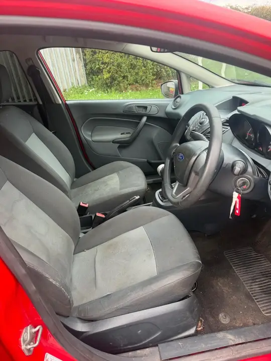 Ford Fiesta 2011 photo 5