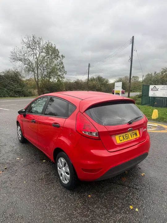 Ford Fiesta 2011 photo 3