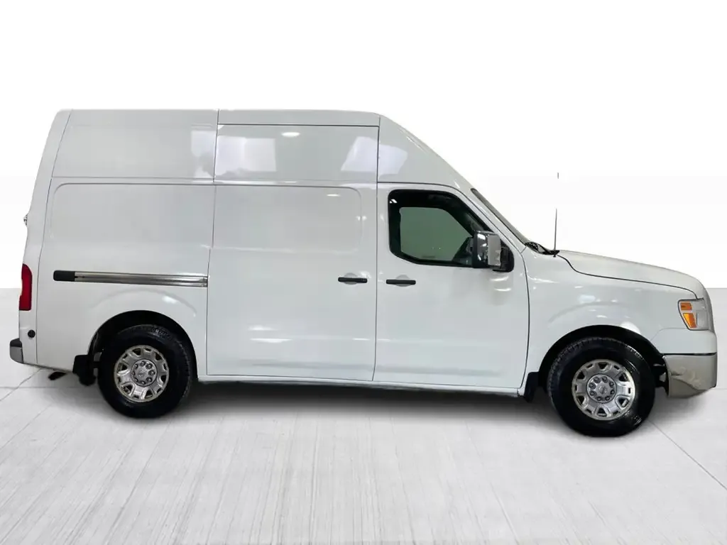 Nissan Nv Cargo 2018 photo 2
