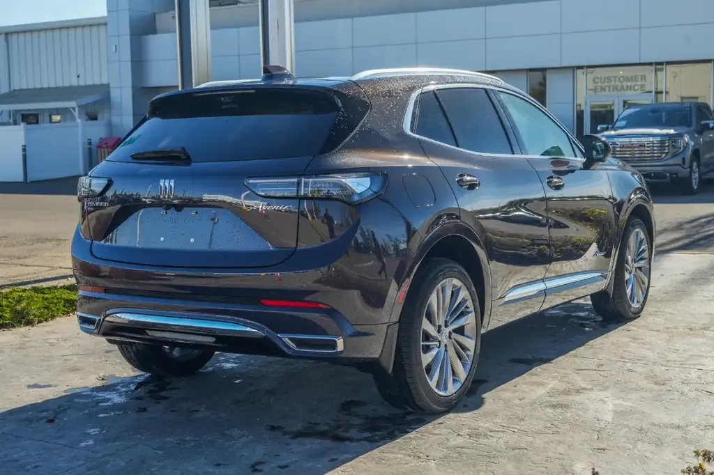 Buick Envision 2026 photo 2