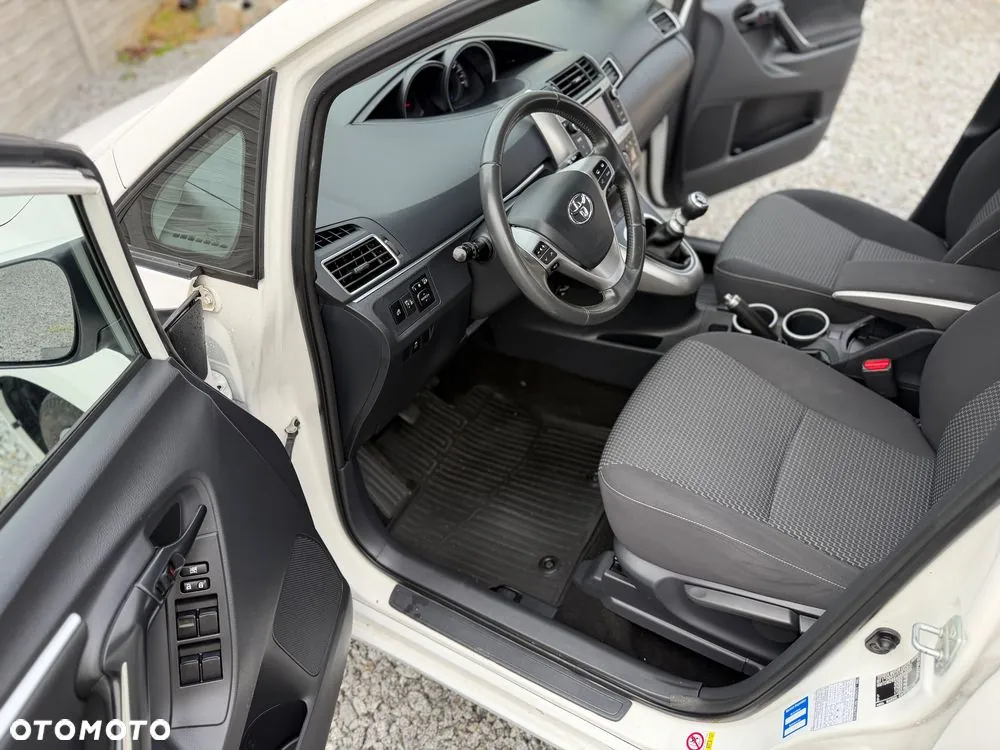 Toyota Verso 2016 photo 5