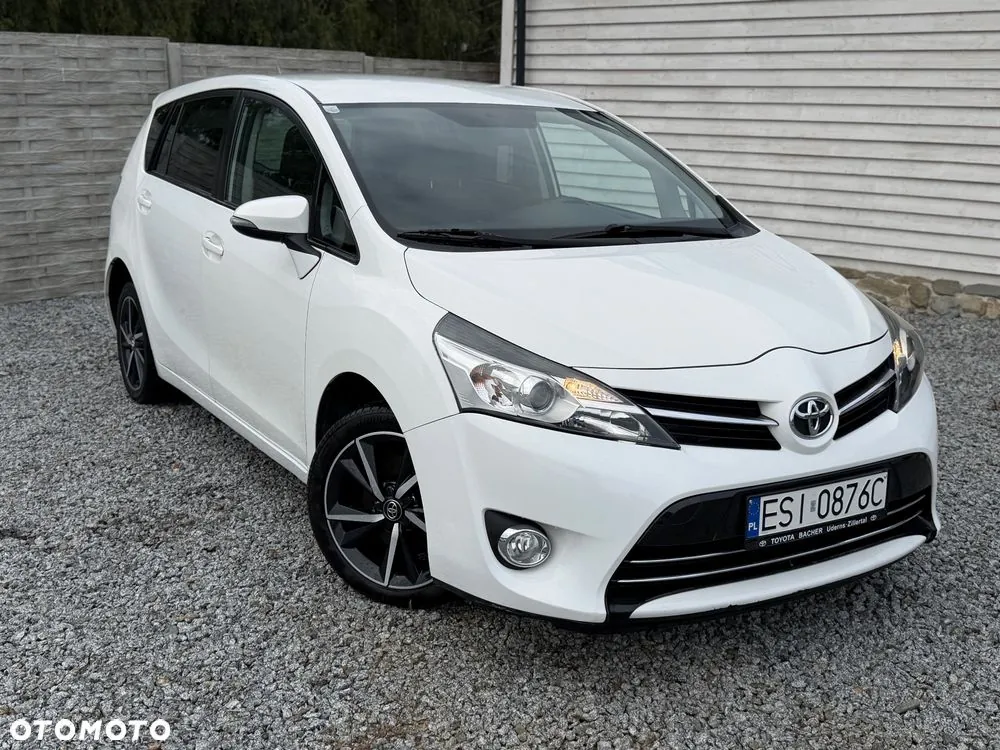 Toyota Verso 2016 photo 3